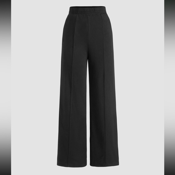 NWOT CIDER Mid Waist Solid Black Straight Leg Sweatpants M - Picture 1 of 9